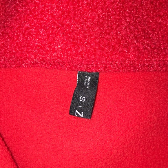 Red cropped sweater - Picture 2 of 2